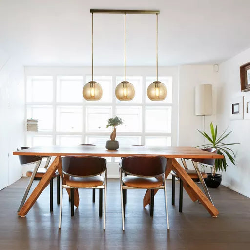 Suspension Balls laiton - vue au-dessus d'une table